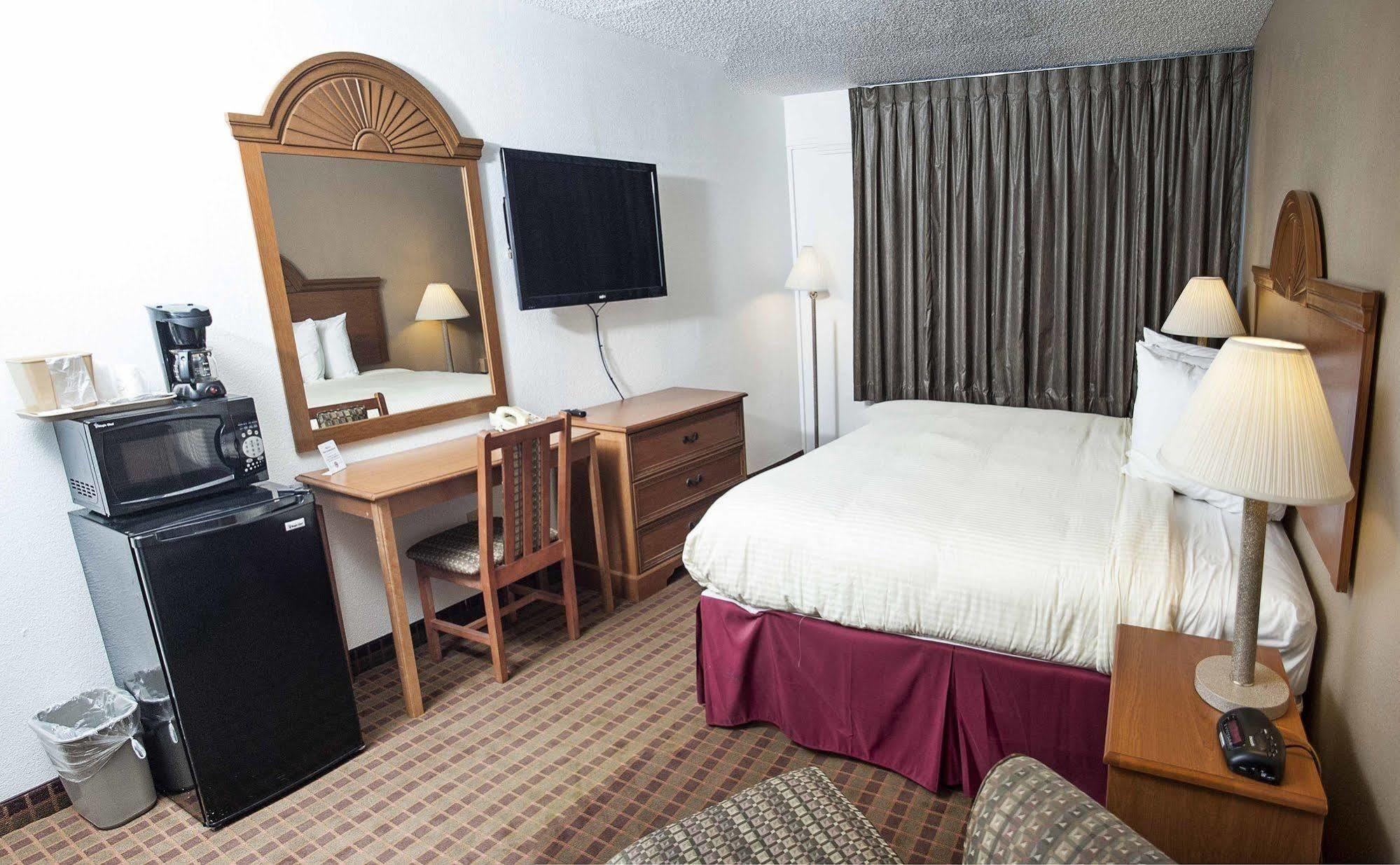 Express Inn & Suites Greenville Bagian luar foto